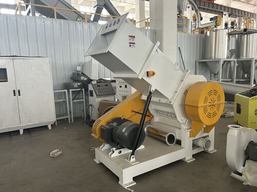 最新の会社の事例について 製品ケース: ブラジルのリサイクルクライアントのためのプラスチック・シュレッダーマシン