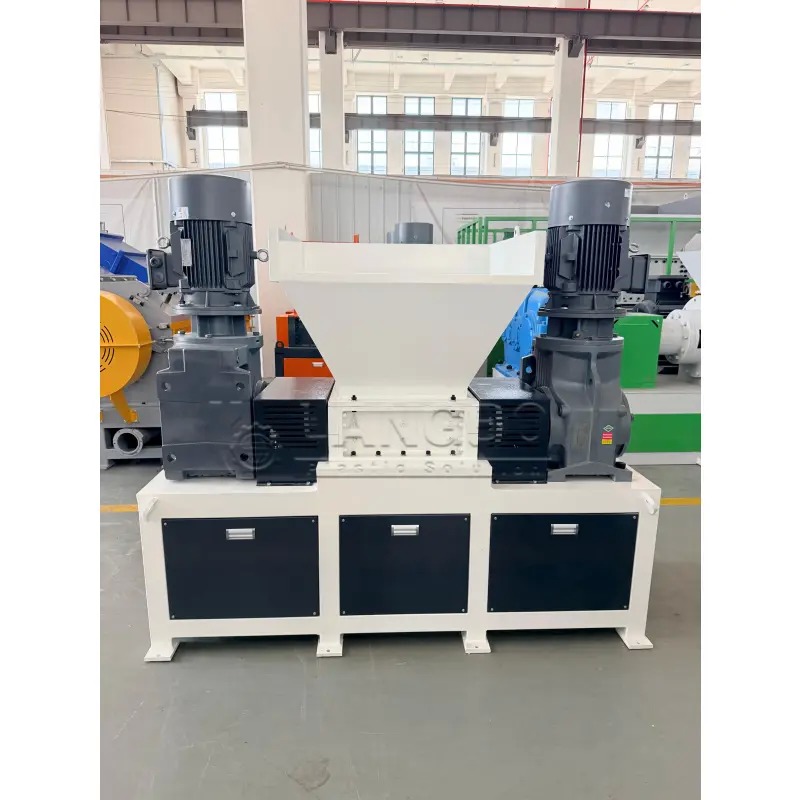 最新の会社の事例について Double Shaft Shredder Machine for Bulky Plastic Waste Processing in Spain Recycling System