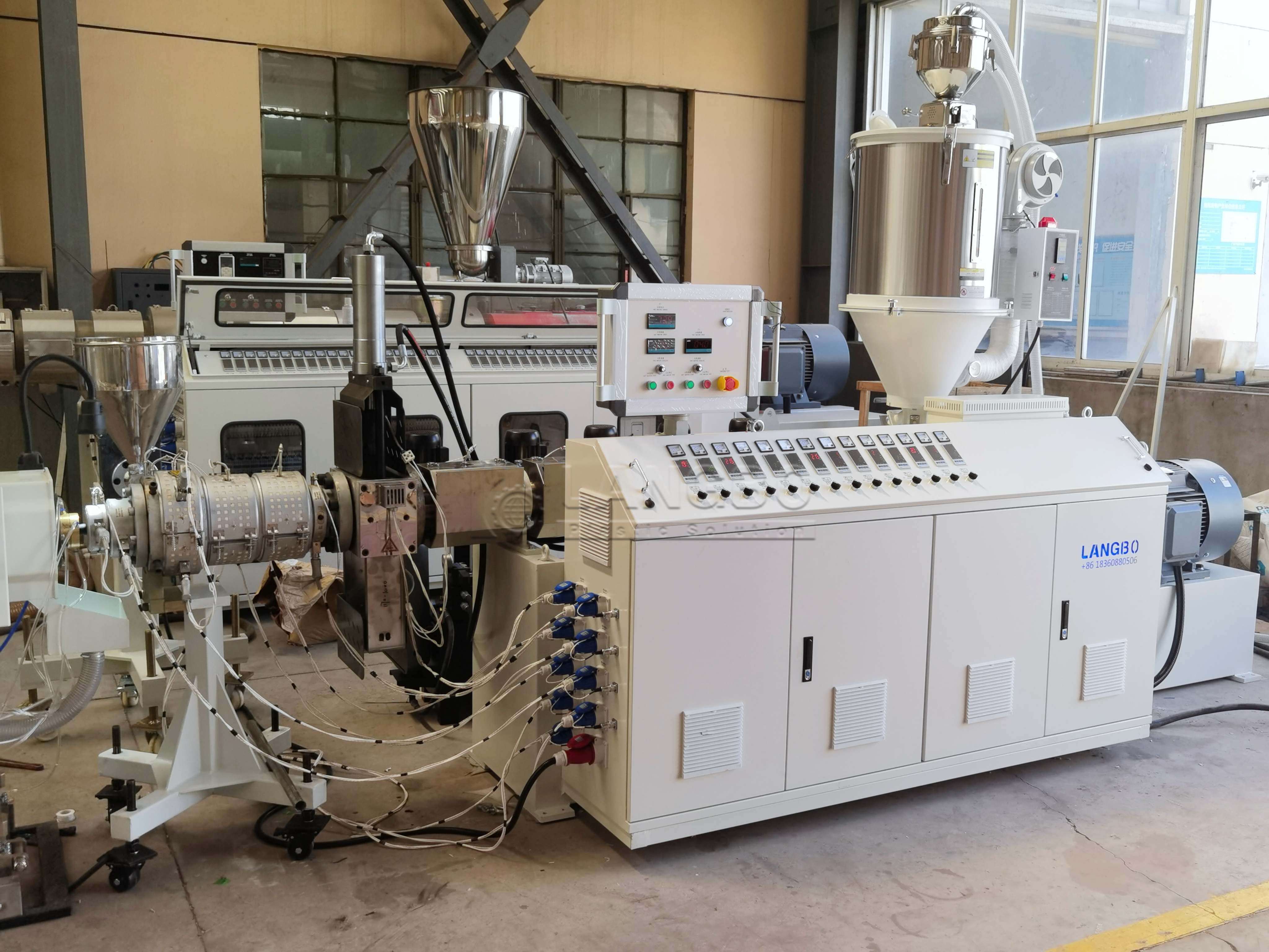 最新の会社の事例について Tunisia PE Pipe Extrusion Line Project for Water Supply and Infrastructure Applications