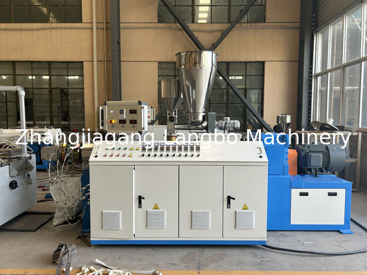 品質  Conical Double Twin Screw Plastic Baseboard Extrusion PVC Skirting Profiles Extruder Production Line Making Machine 工場