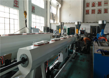 プラスチック円錐対ねじ押出機ポリ塩化ビニールはExtrudsion機械を配管する