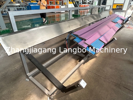 二重層WPCのプロフィールの放出ライン高容量37KW