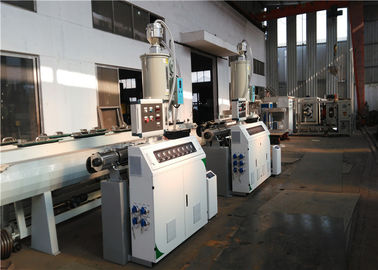 16 - Coの押出機を示す800mmのPEの管の放出ラインSJ30/25人種の壁