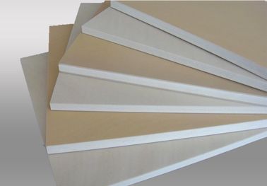 PVC 天井パネル生産ライン プラスチック板製造のための自動挤出機