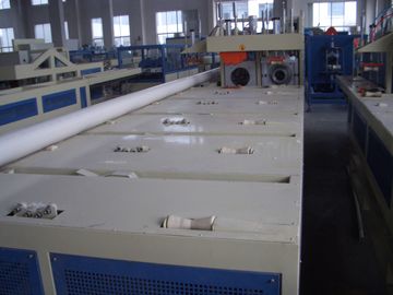 50/63/75/9/110/125/140/160/200/250mm オンライン 完全自動 二重オーブン プラスチック UPVC PVC パイプ ベルリング マシン