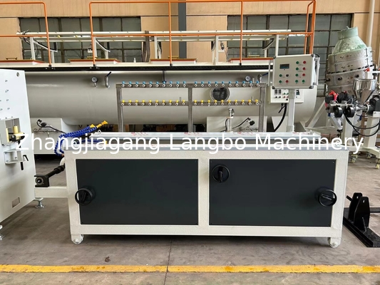 1180mm PVCプロファイル製造機械 顧客要求を満たすためにPVC粉末添加物