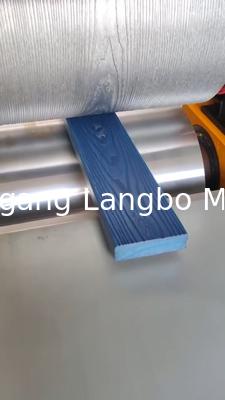 木製プラスチックデッキドアの複合ラミネーション製造機 / 凸刻機