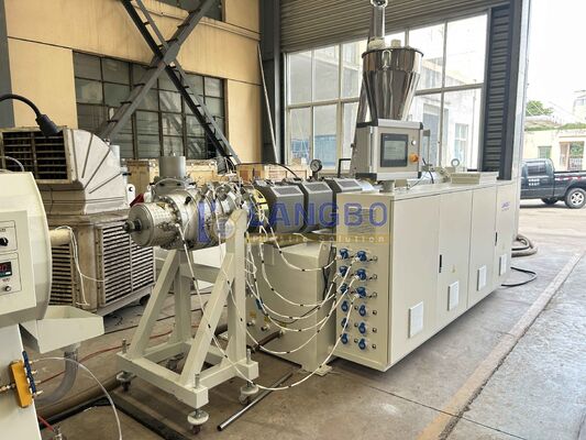 農業灌漑導管用カスタマイズ可能なPVCパイプ押出生産ライン 連絡先  または SCHNIDER