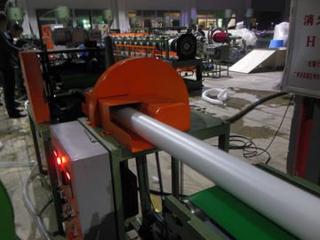シングルスクリューエクストルーダーパイプ生産ライン PE PVCベリング製造機械ライン 120-800kg/hの容量