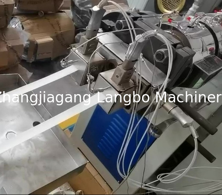 1180MM プラスチックプロフィール製造機械 PVCエクストルーションライン
