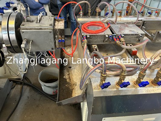 全自動PVCパイプ製造機（上水道、排水、化学工業、鉱業、導管用）