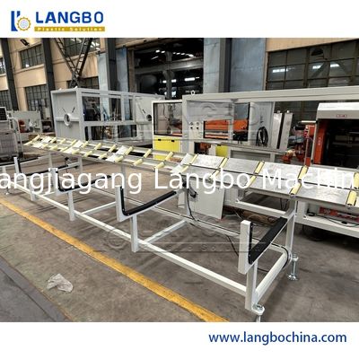 自動PVCパイプ押出機