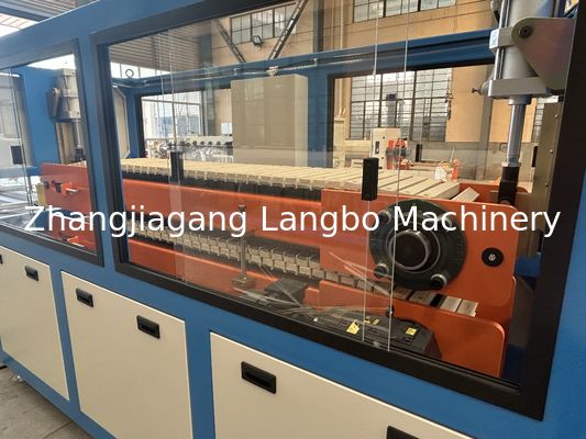 円錐二軸ツインスクリュープラスチックベースボード押出PVC巾木プロファイル押出機製造機