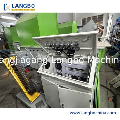 プラスチック用機械 プラスチック廃棄物 木材パレットHDPEパイプ 繊維用 フィルム 粉砕 リサイクル 機械