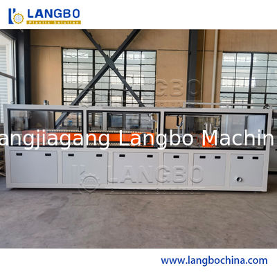 Plcのタッチ画面制御省エネの150KG/Hポリ塩化ビニールのプロフィールの放出ライン