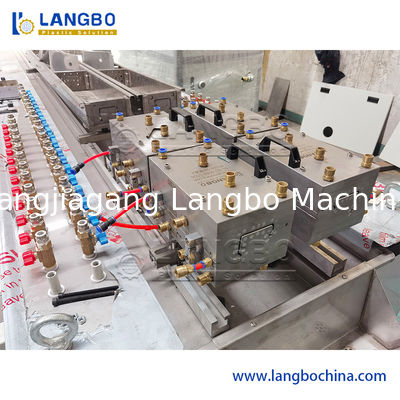 Plcのタッチ画面制御省エネの150KG/Hポリ塩化ビニールのプロフィールの放出ライン