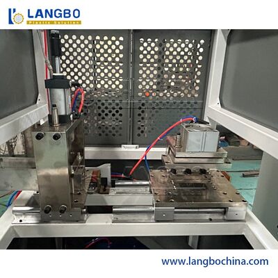 55KWのモーターパワー 円滑な正確なプロファイルの挤出のためのPVCプロファイルの挤出機