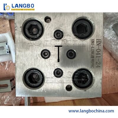 55KWのモーターパワー 円滑な正確なプロファイルの挤出のためのPVCプロファイルの挤出機