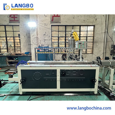 55KWのモーターパワー 円滑な正確なプロファイルの挤出のためのPVCプロファイルの挤出機