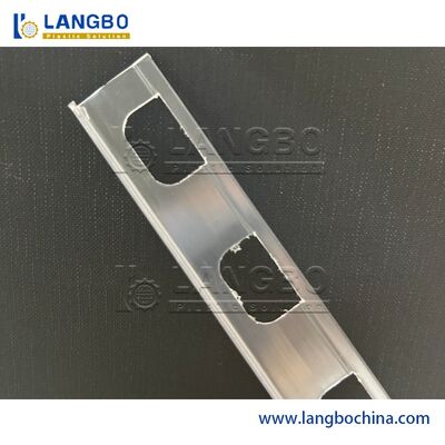 55KWのモーターパワー 円滑な正確なプロファイルの挤出のためのPVCプロファイルの挤出機