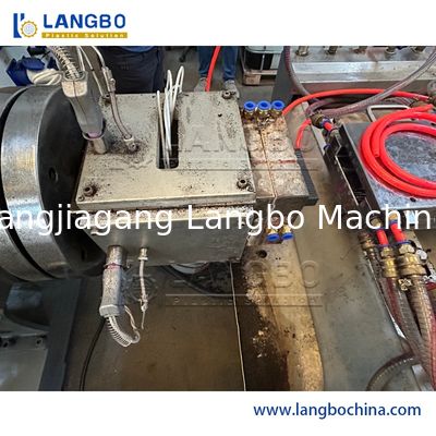 100セリウムWPCのプロフィールの放出の行- 150KG/H高い生産能力