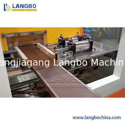 建築WPCのプロフィールの放出の行240MMプロダクト サイズ37KWモーター力