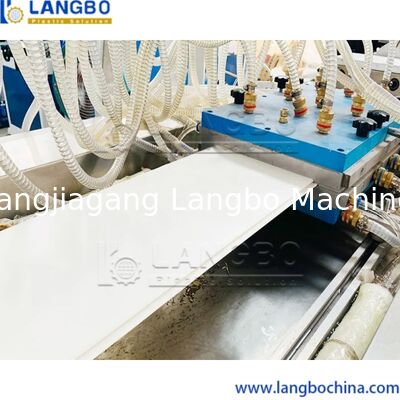 機械、55KW力の空のパネル ポリ塩化ビニールの生産ラインを作る自動ポリ塩化ビニール シート