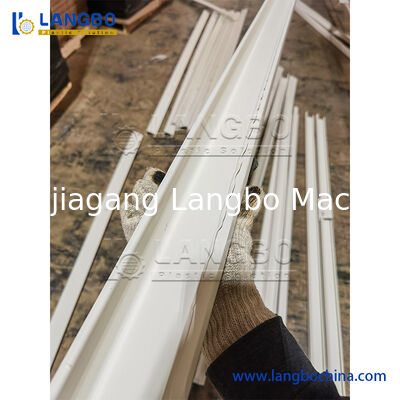 55/110 円形ツインスクリューエクストルーダー 22KWのモーターパワーを持つ1180mmケーブルトランクのためのPVCプロファイルエクストルーションライン