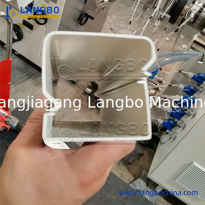 PVC トランク エクストルージョンライン ケーブル ワイヤ 保護 トランキング プロファイル 製造 機械 打孔装置