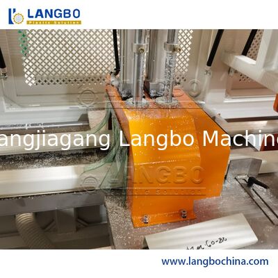 工場価格 55/110 コニカル二軸押出機 PVC ケーブルトランキング押出ライン、1180mm プロファイルサイズ、22KW モーター出力