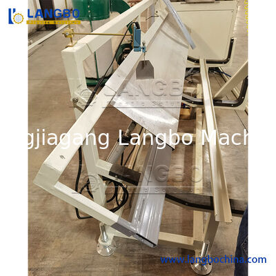 1180mm プロフィールサイズ PVCケーブルトランク製造機 8mの校正テーブルと55/110の円形双螺旋挤出機