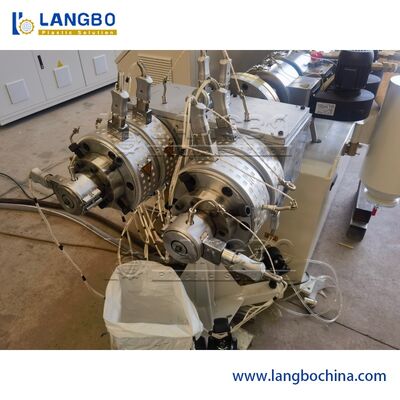 630mm プラスチック押出機 二軸スクリュー PVCパイプ用