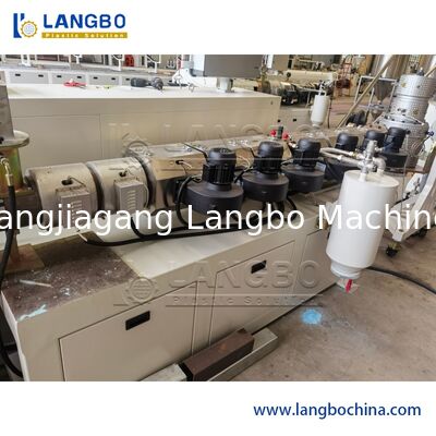 ポリ塩化ビニール/PUのホースの管の単一ねじ押出機高出力の15 - 200mmは直径をねじで締めます