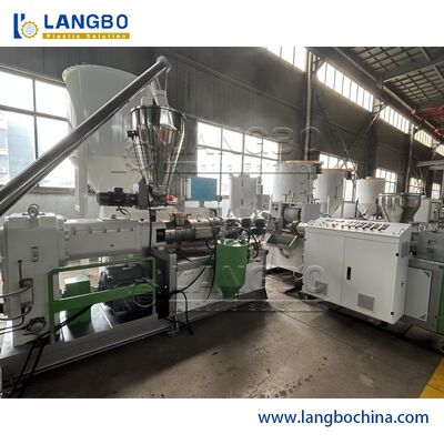 WPCデッキライン エクストルーション,校正,外壁板のエムボス