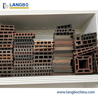 WPCデッキ材製造機 | ボードの反りを低減する冷却制御