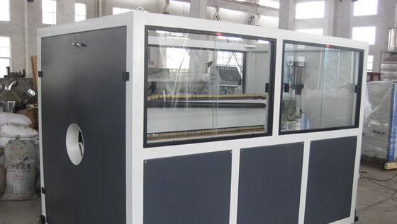 2つのクローラトラックとマルチクローラトラックのホールオフマシンを備えた耐久性のあるPPRパイプ押出ライン