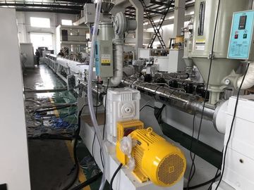 グラス ファイバーの単一ねじ設計のプラスチックPprの管の放出ライン