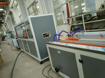 対ねじポリ塩化ビニールのプロフィールの放出機械電気ケーブルの導通の作成